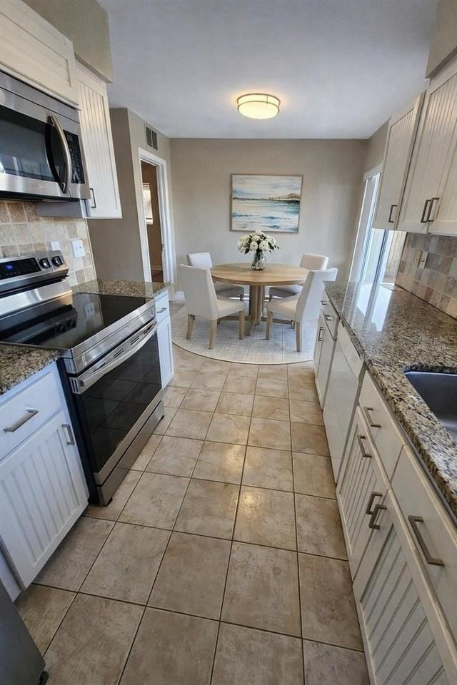 12909 83rd Ave - Photo 6 of 32