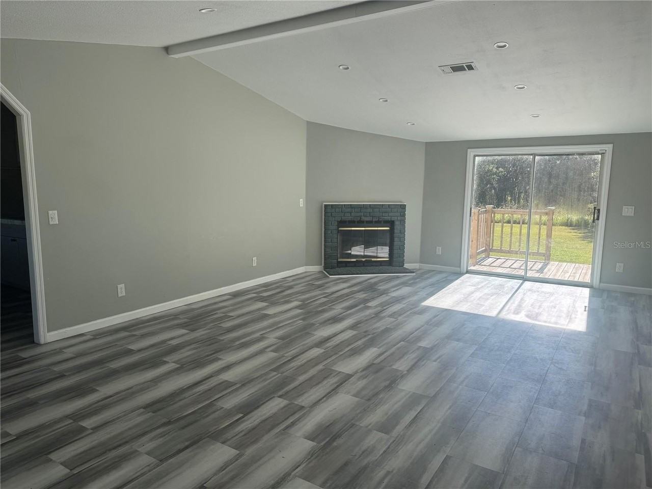 31326 Tyndall Rd - Photo 3 of 22