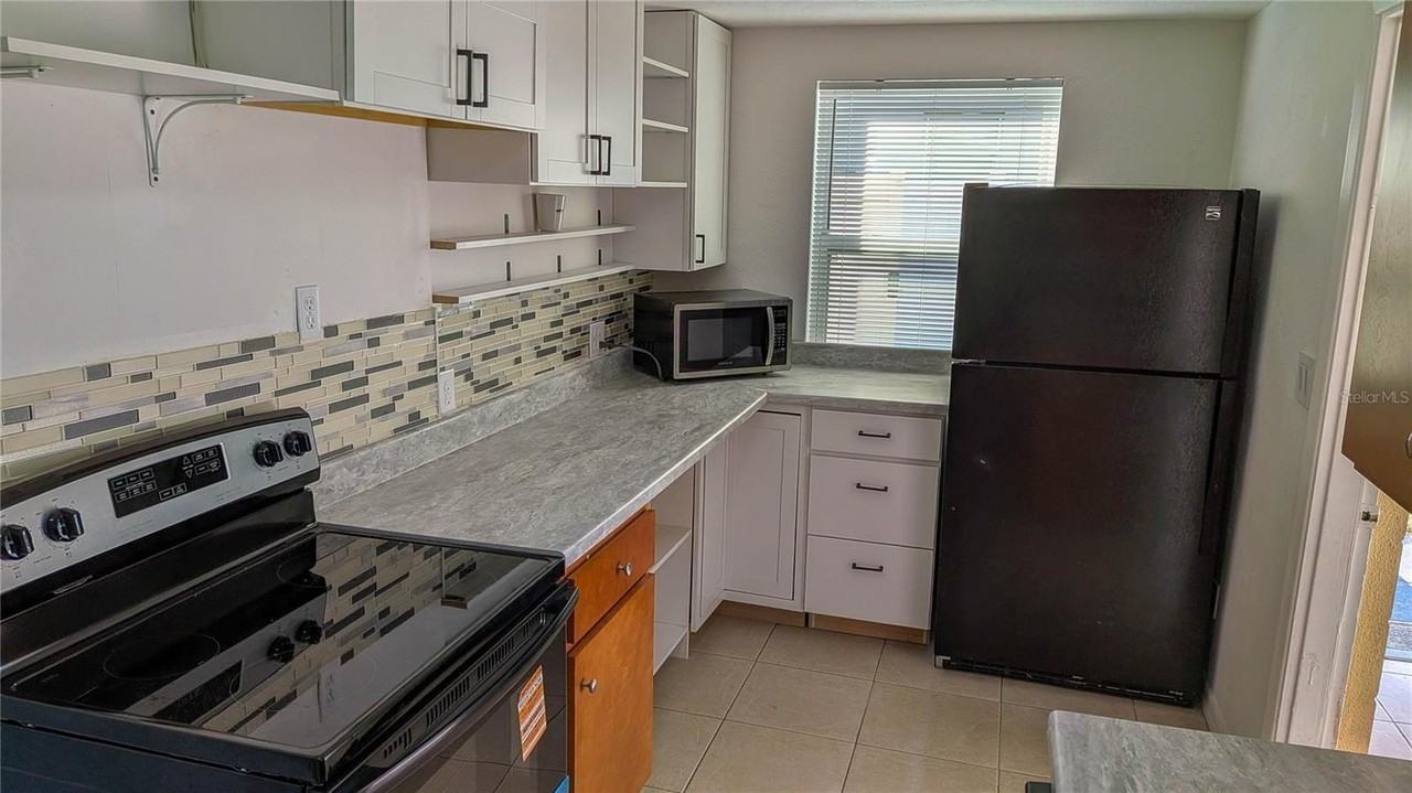 11301 110th Ter - Photo 2 of 18