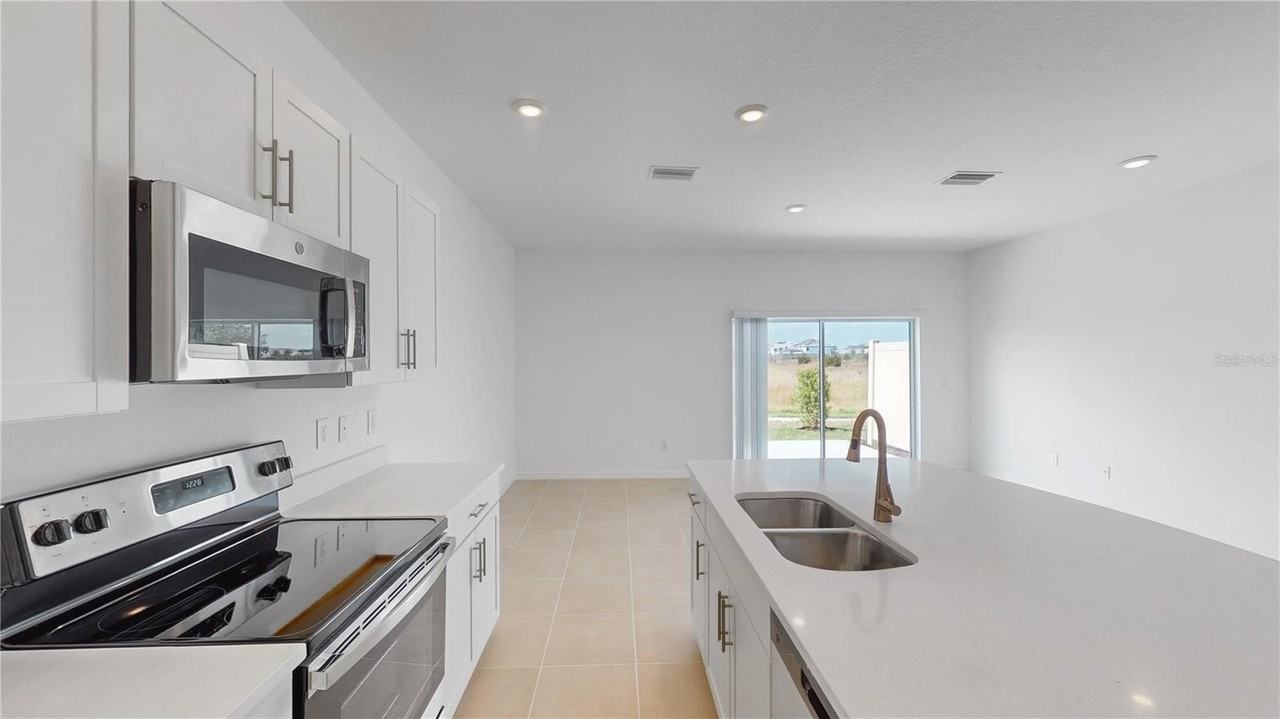 2415 Paravane Way - Photo 3 of 23