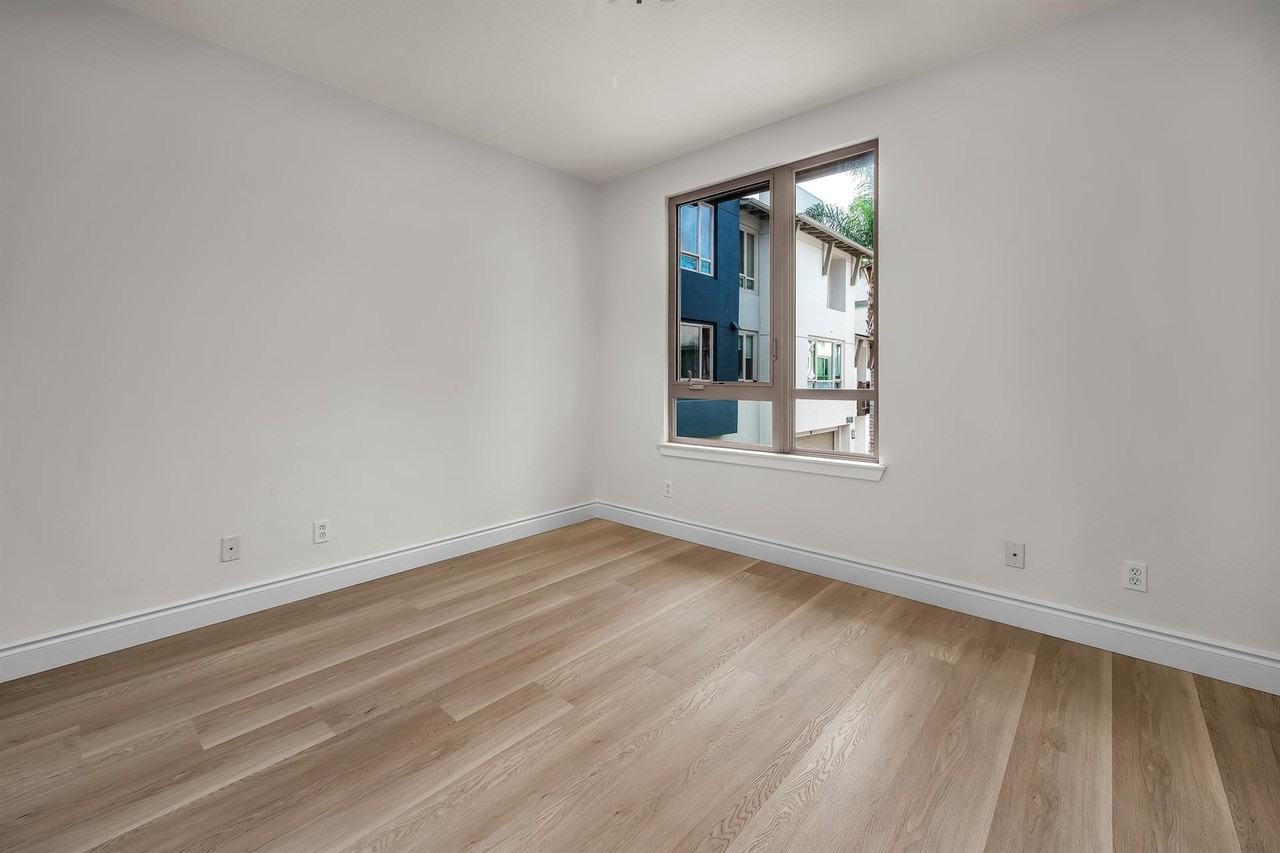 5410 West 149th Place #7 - Photo 6 of 20