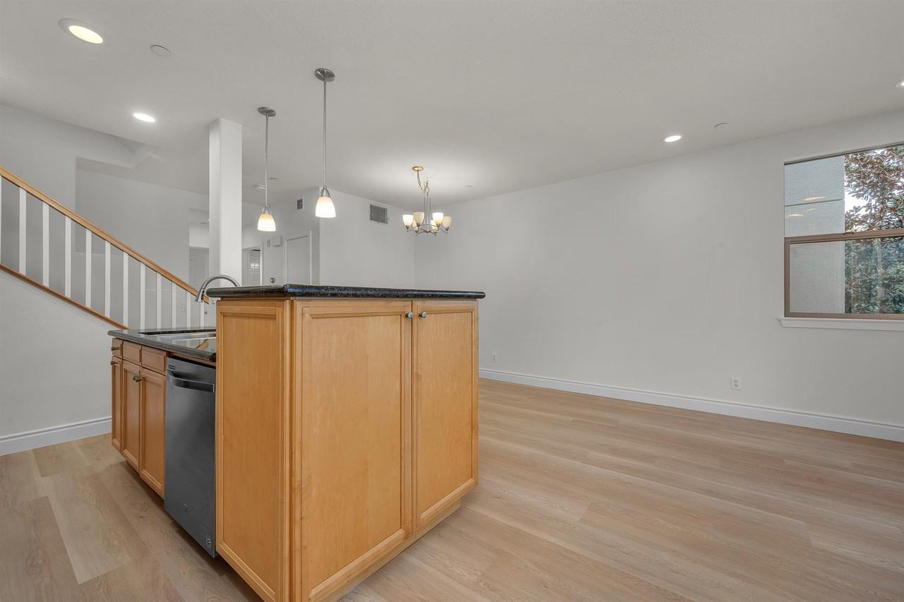 5410 West 149th Place #7 - Photo 7 of 20