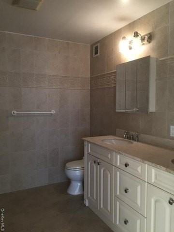 26 W Broadway Apt 301 #301 - Photo 5 of 27