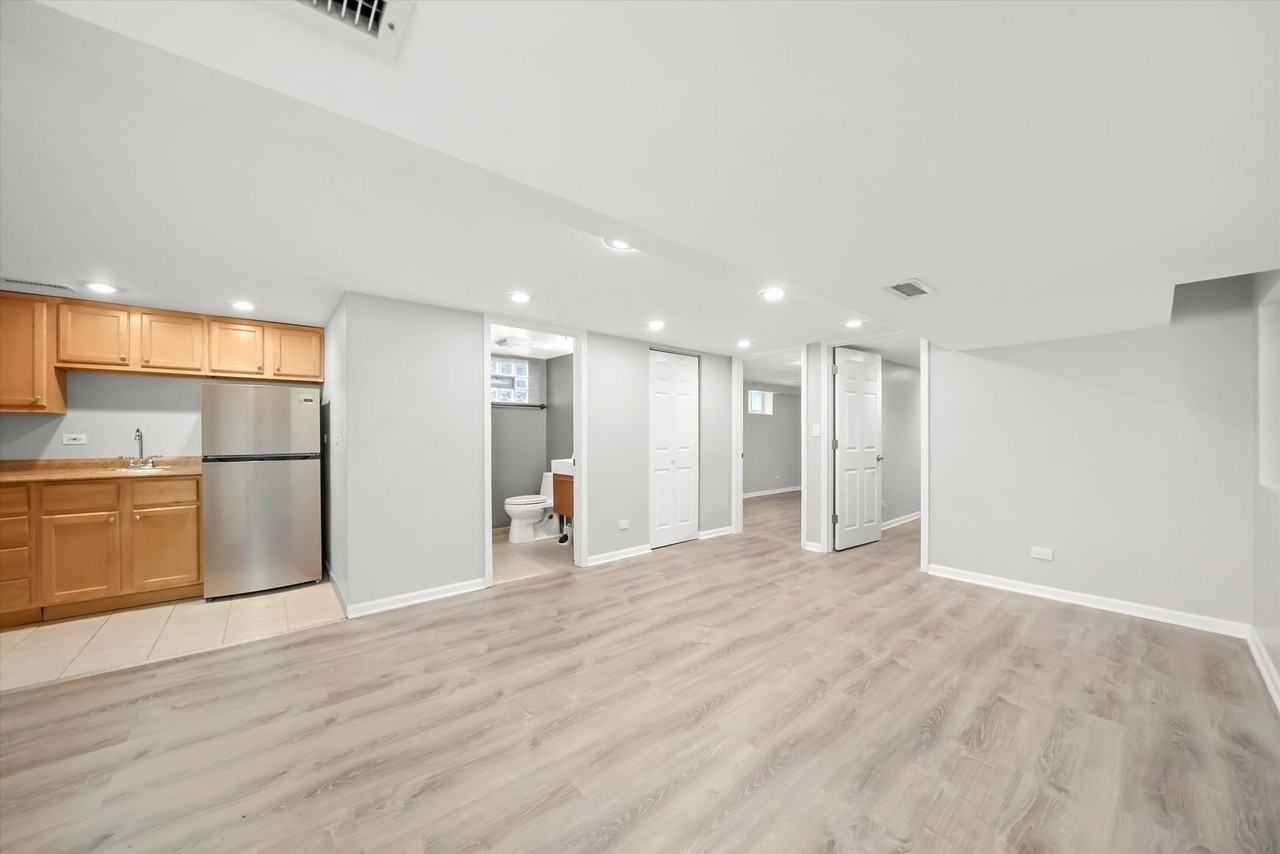 3752 N Albany Ave Unit G #G - Photo 2 of 11