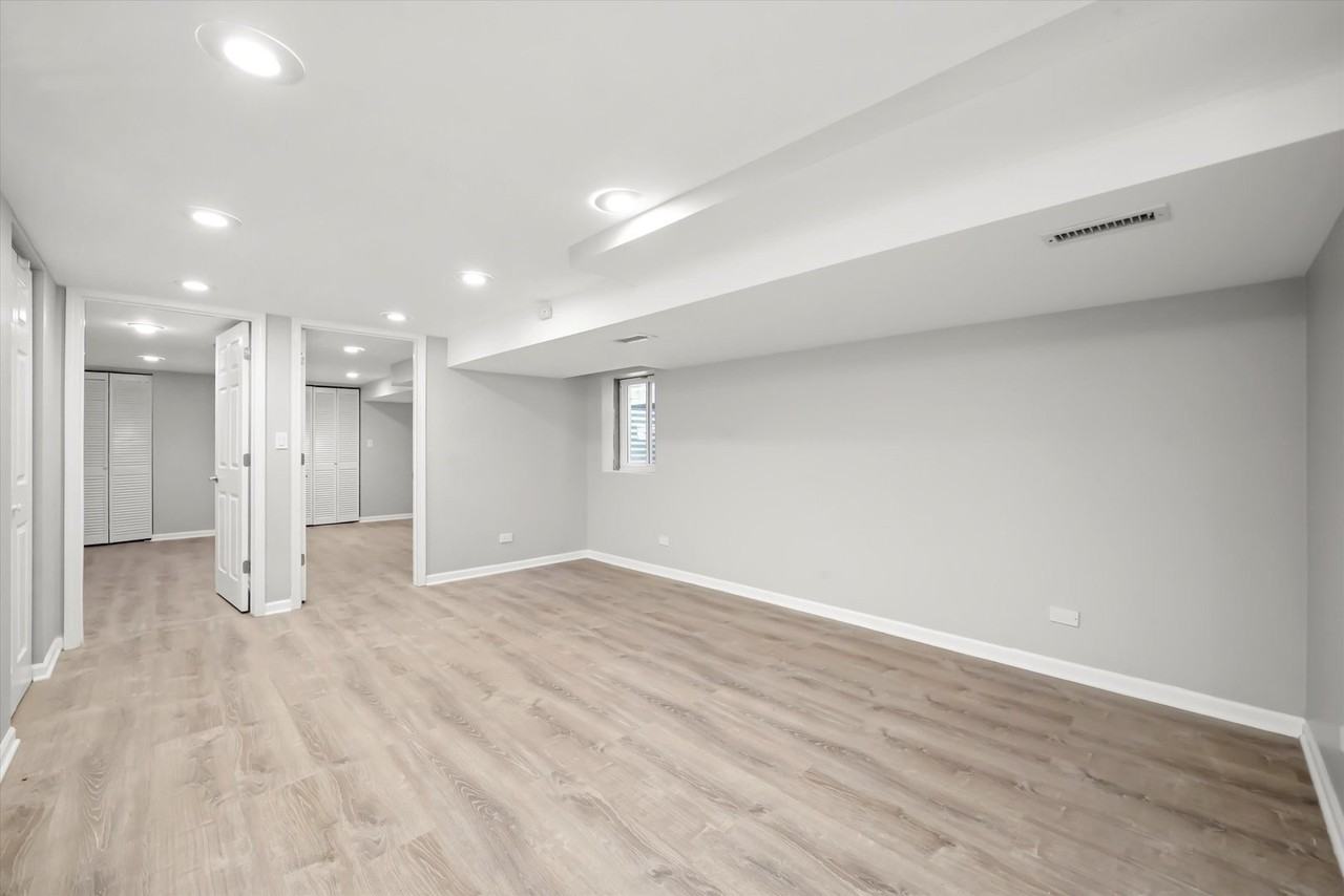 3752 N Albany Ave Unit G #G - Photo 4 of 11