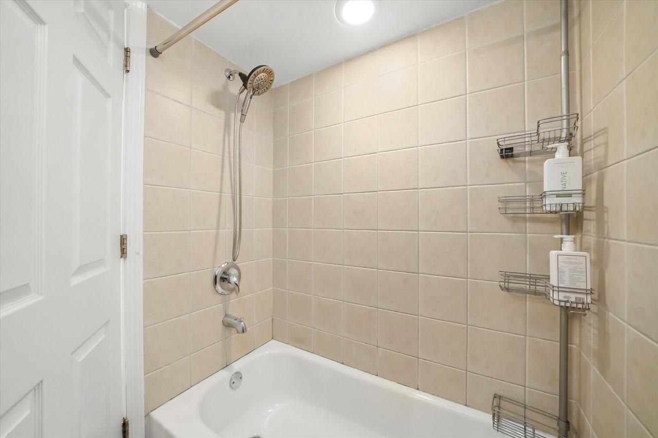 3752 N Albany Ave Unit G #G - Photo 6 of 11