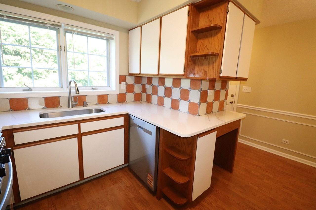 112 Day St Apt 204 #204 - Photo 7 of 17