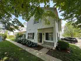 130 Creston Cir - Photo 1 of 1