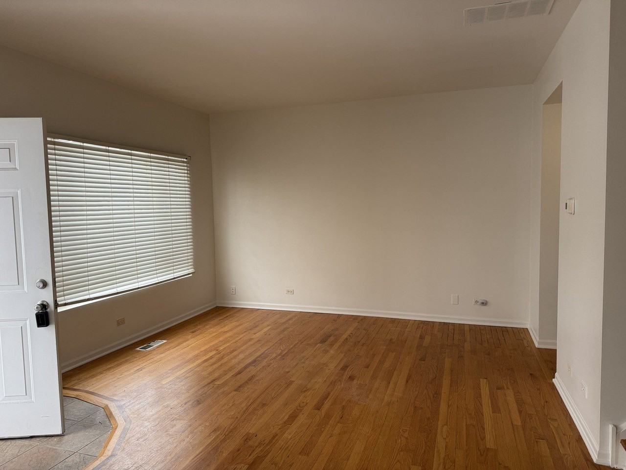 130 Creston Cir - Photo 3 of 5