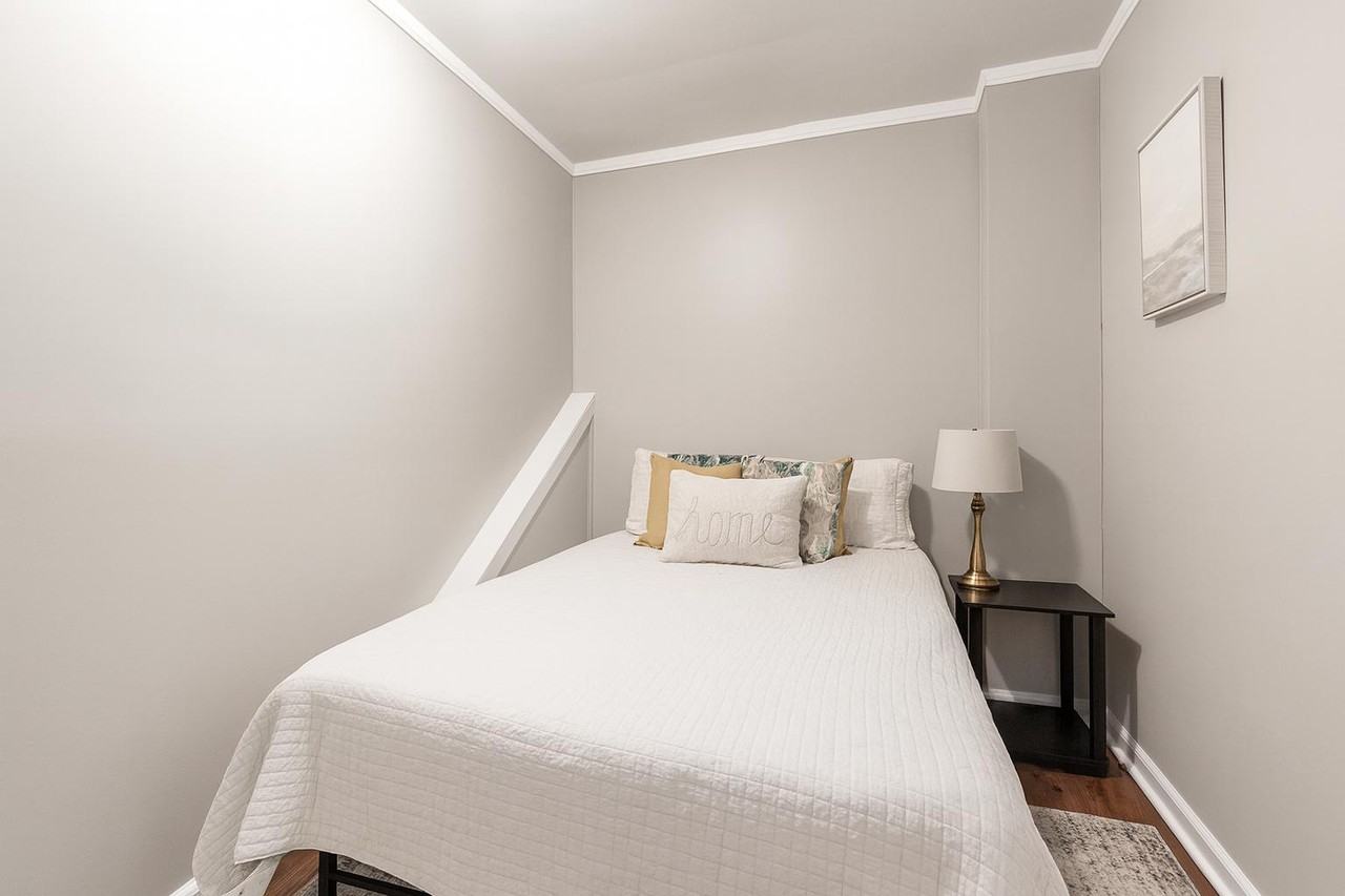 Renee Dr - Photo 6 of 8