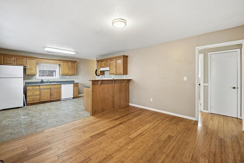 46 James Dr - Photo 5 of 34