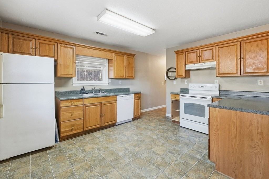 46 James Dr - Photo 6 of 34