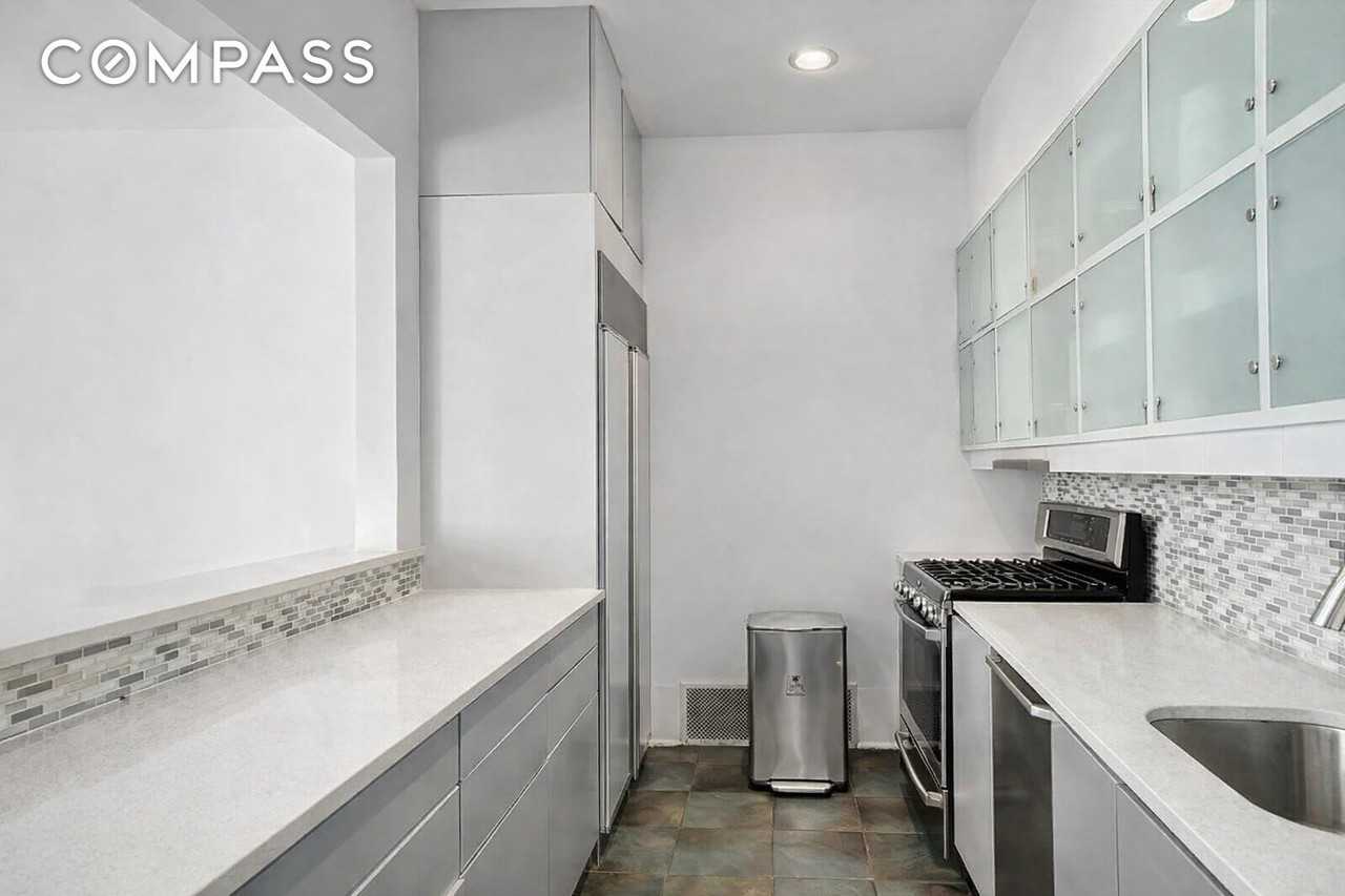 525 Broome St #5 - Photo 3 of 8
