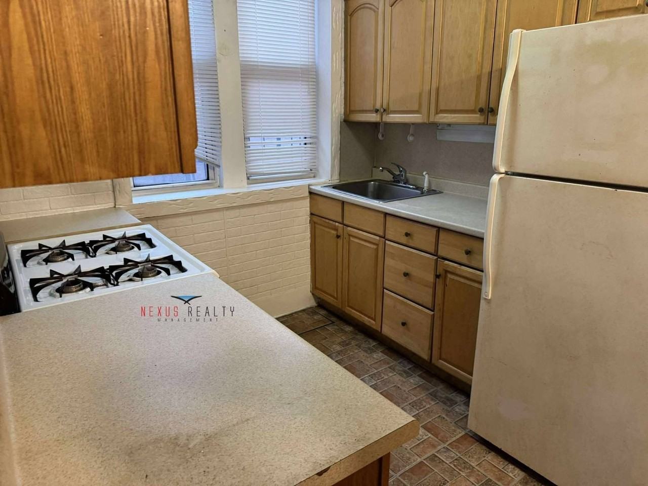 58th Street & 43rd Avenue #3F - Photo 4 of 5