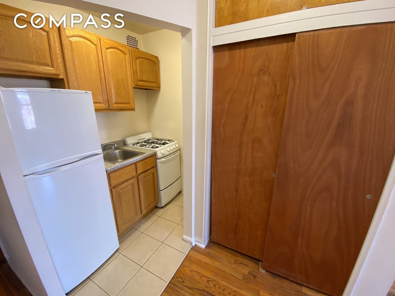 1728 2nd Ave #4B - Photo 2 of 4