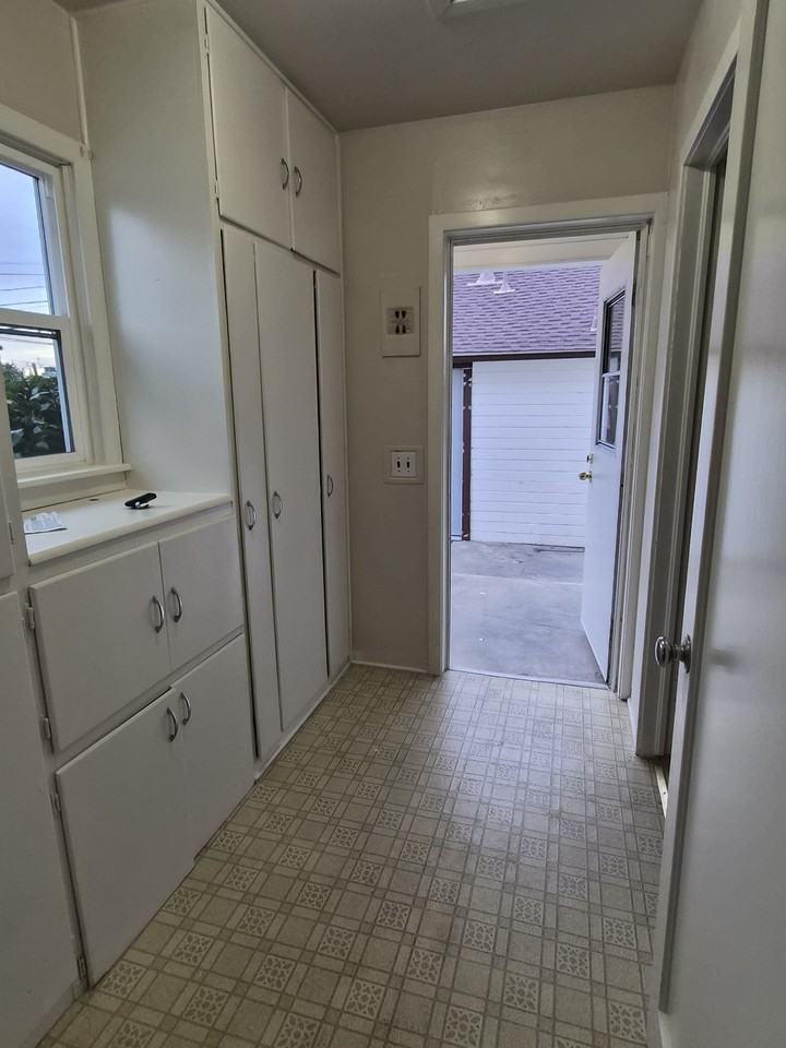 1059 S Rupert Ave #1 - Photo 3 of 16