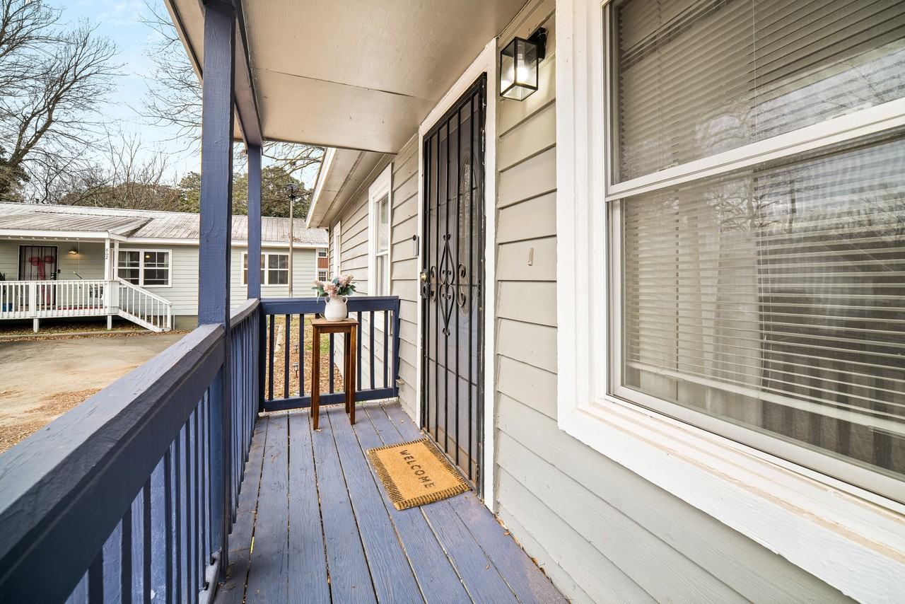 866 United Ave Se #1 - Photo 2 of 19