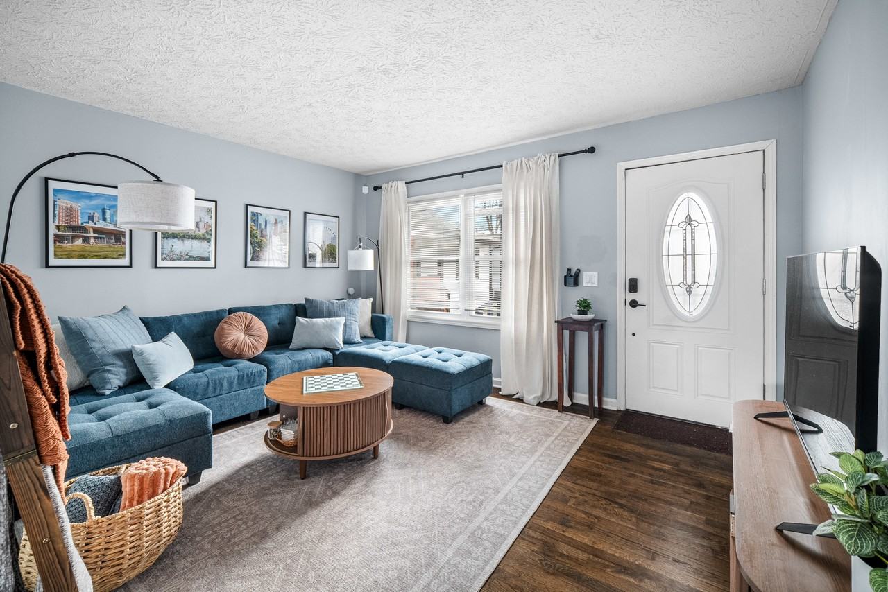 866 United Ave Se #1 - Photo 3 of 19