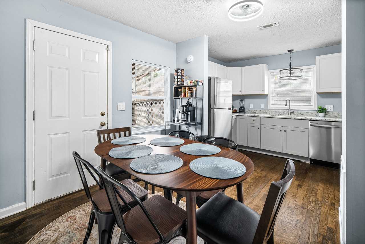 866 United Ave Se #1 - Photo 5 of 19