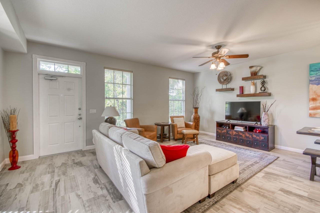 148 Ashley Ct - Photo 4 of 23