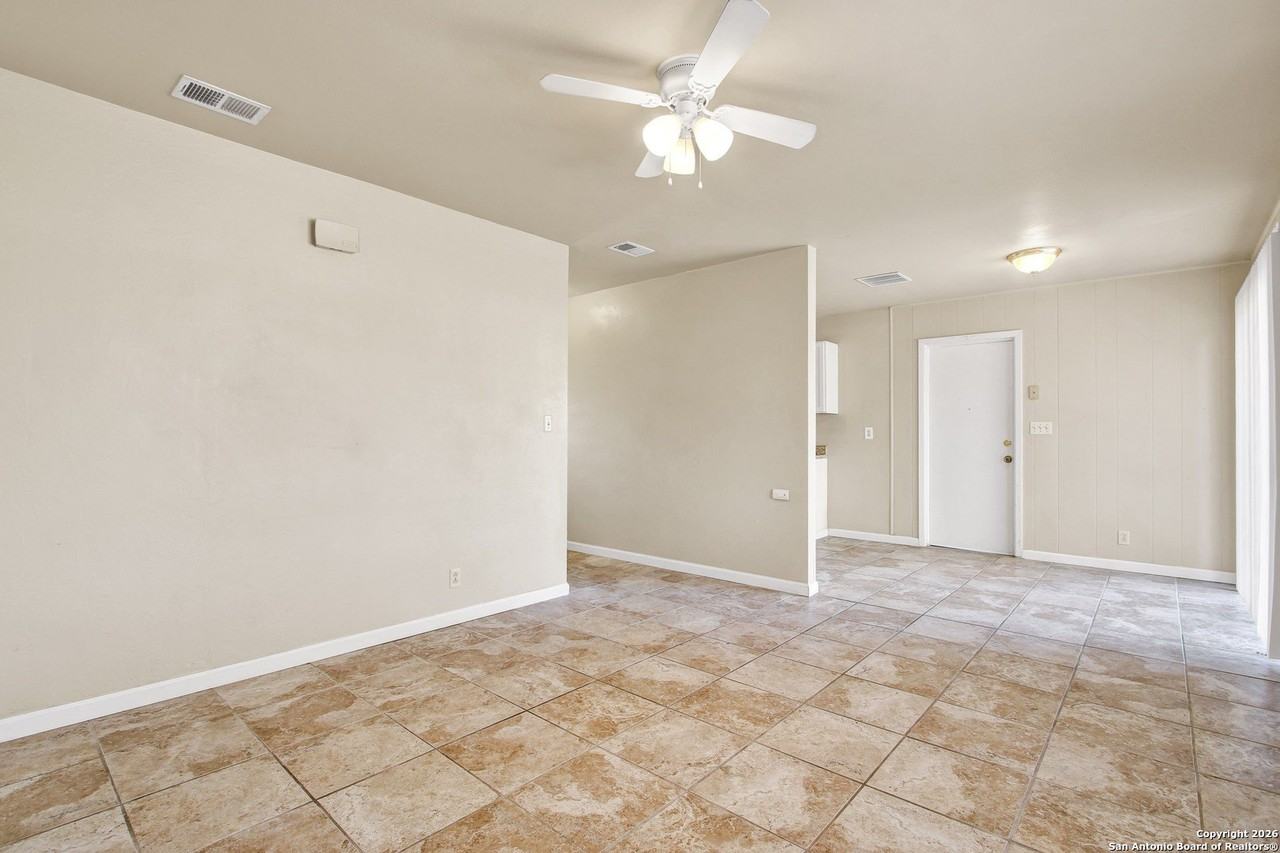 6711 Spring Hollow Dr - Photo 6 of 23