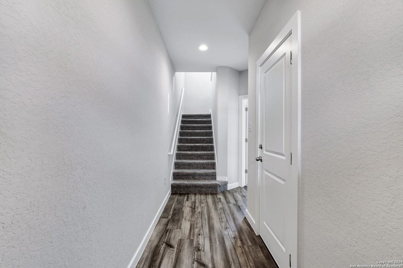 614 Errol St Unit 101 #101 - Photo 2 of 26