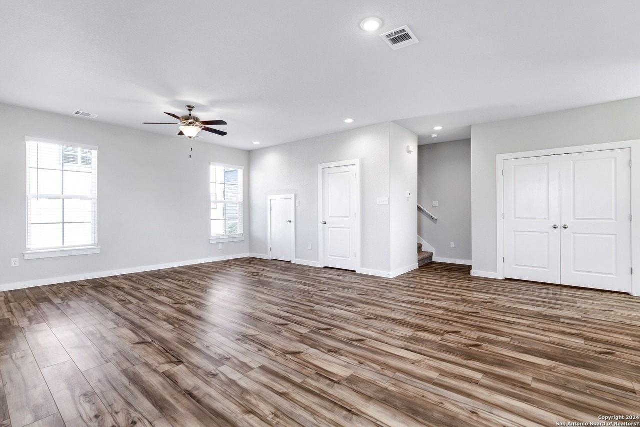 614 Errol St Unit 101 #101 - Photo 5 of 26