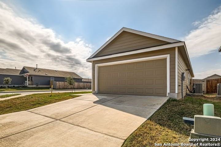 4126 Cataract Cir - Photo 3 of 28