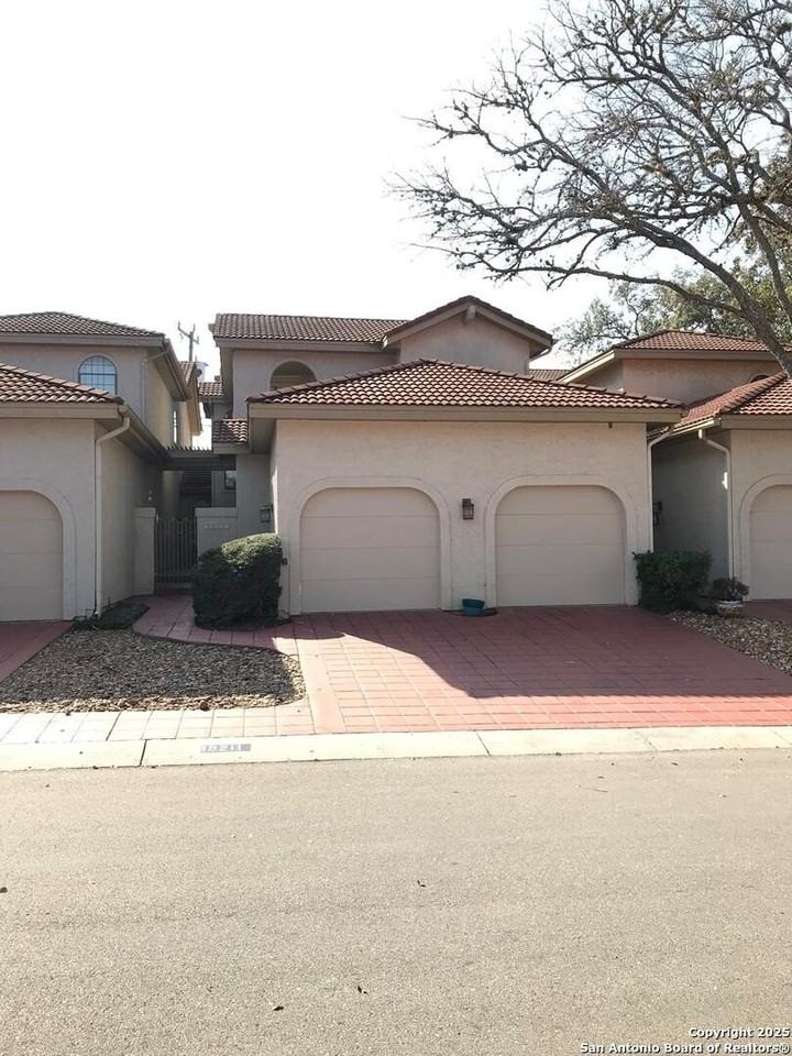 19211 Tanoan - Photo 2 of 12