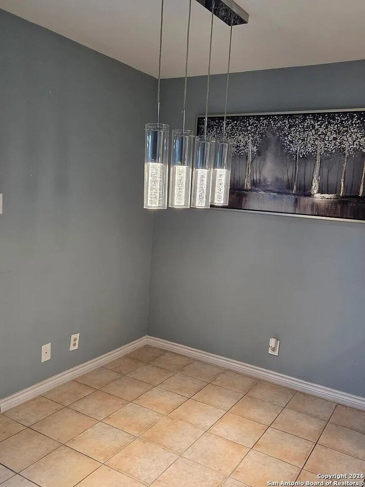 637 Strings Dr - Photo 5 of 15