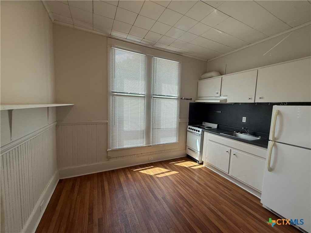 319 North St Apt 4 #4 - Photo 3 of 5