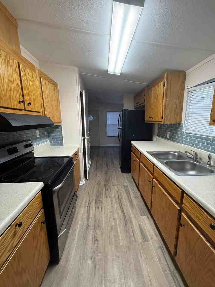 11606 Bright Star Cir - Photo 4 of 7