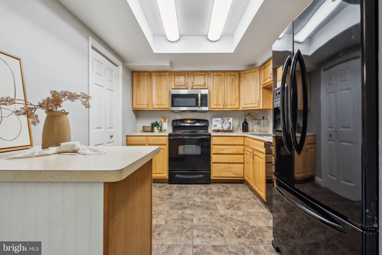 1765 Carry Pl - Photo 4 of 35