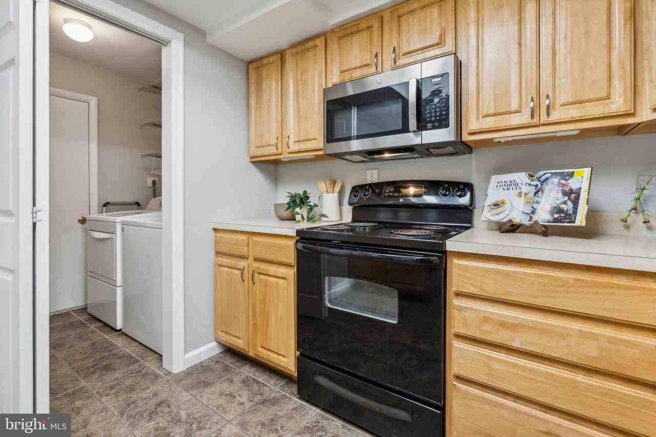 1765 Carry Pl - Photo 5 of 35