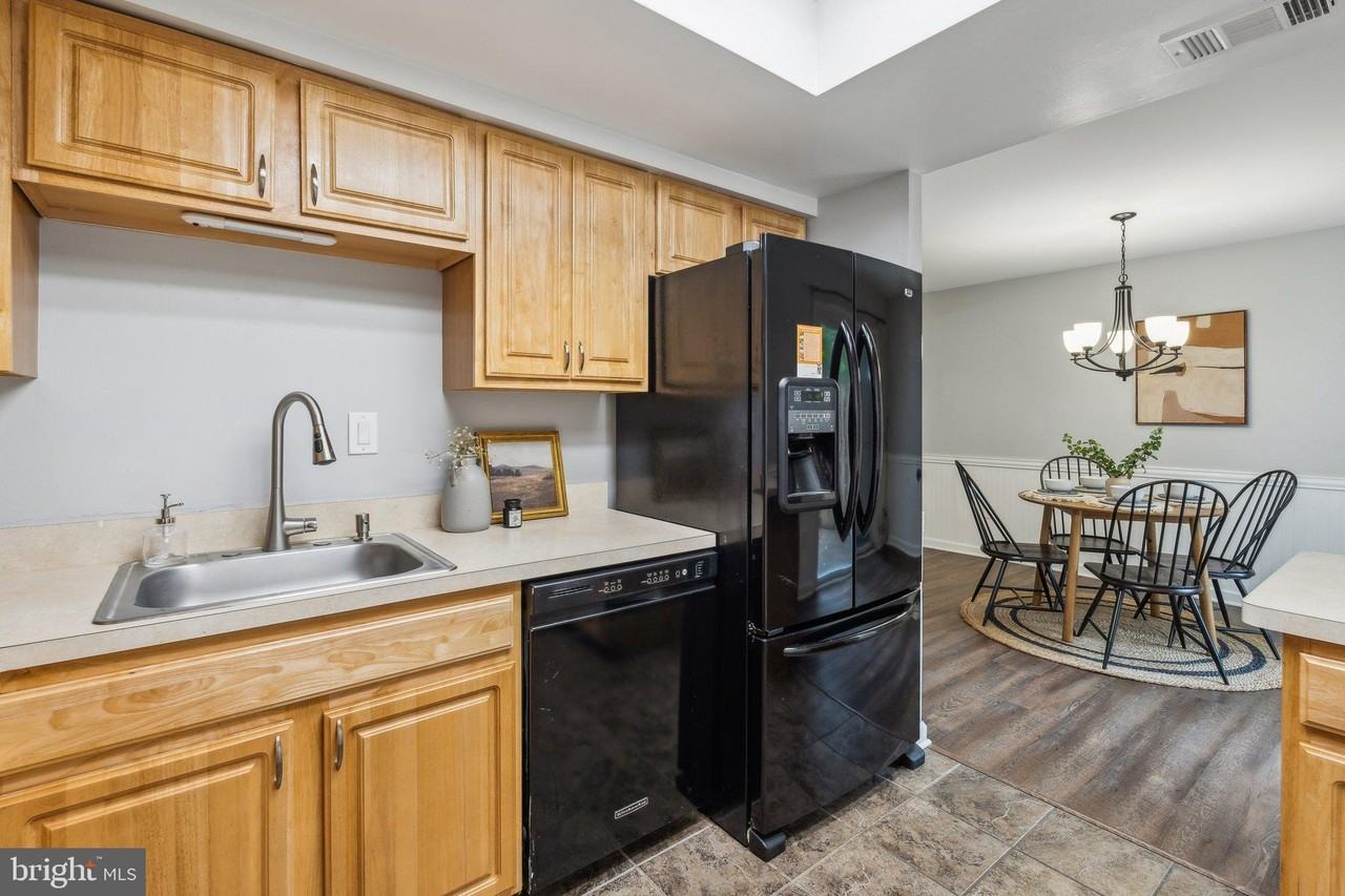 1765 Carry Pl - Photo 6 of 35