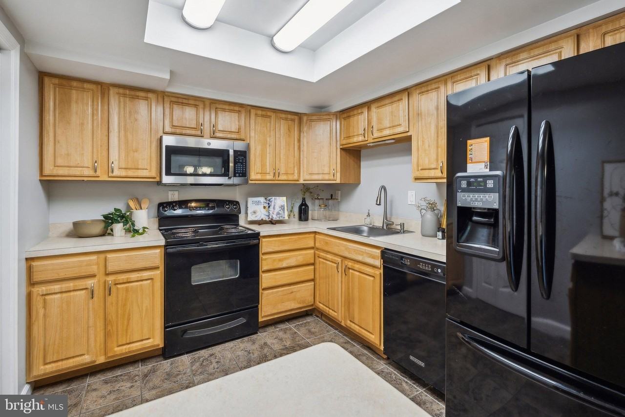 1765 Carry Pl - Photo 7 of 35