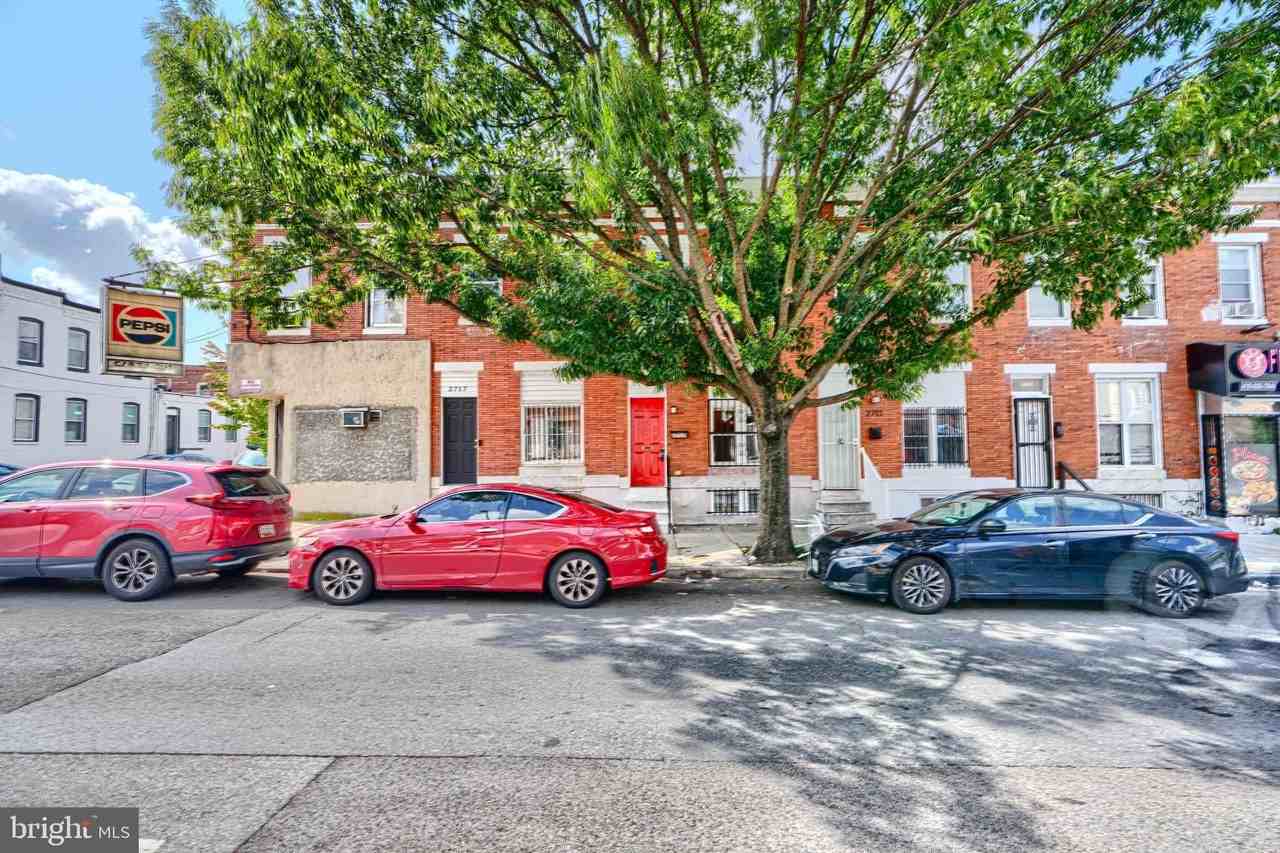 2715 E Monument St - Photo 2 of 35