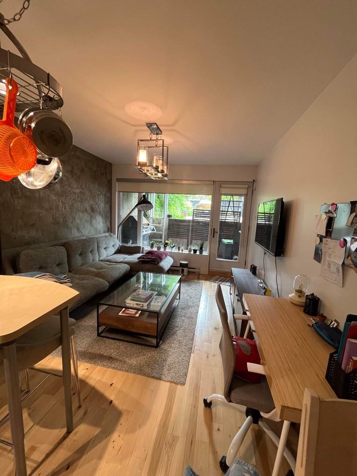 1960 Rue Augustin-Cantin - Photo 3 of 5