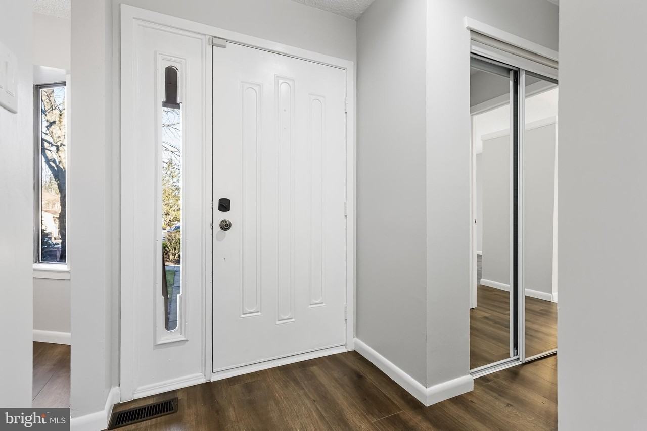 224 Chanticleer - Photo 3 of 37