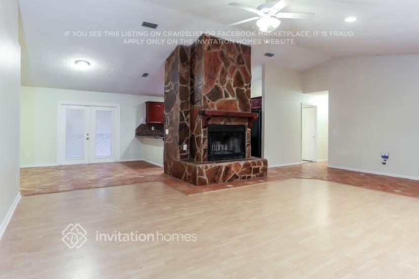 5241 110th Ave N - Photo 4 of 18