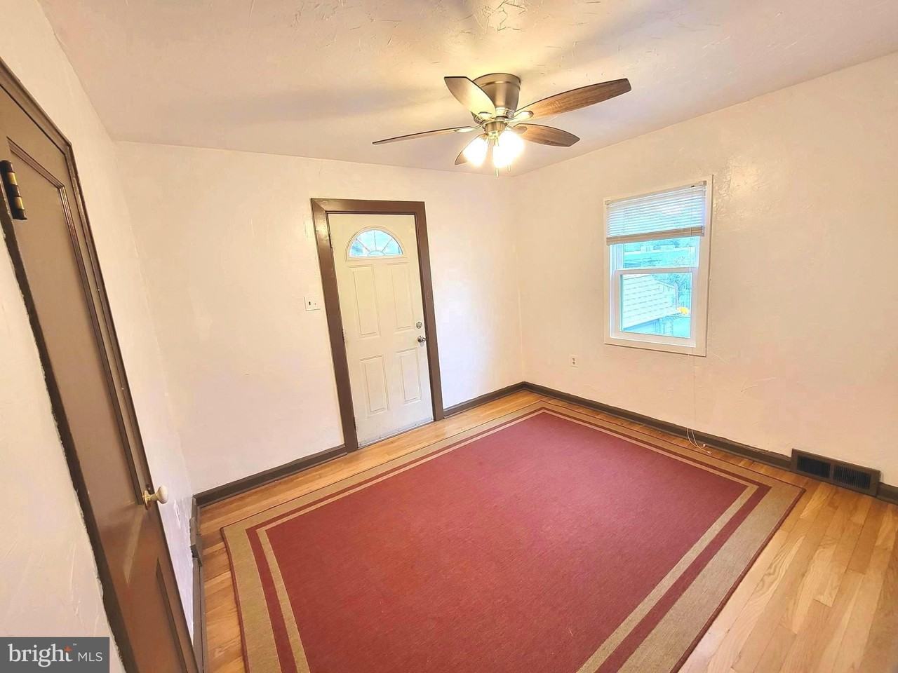 426 Grant Ave - Photo 7 of 22