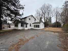 featured image of 365 E Springfield Rd