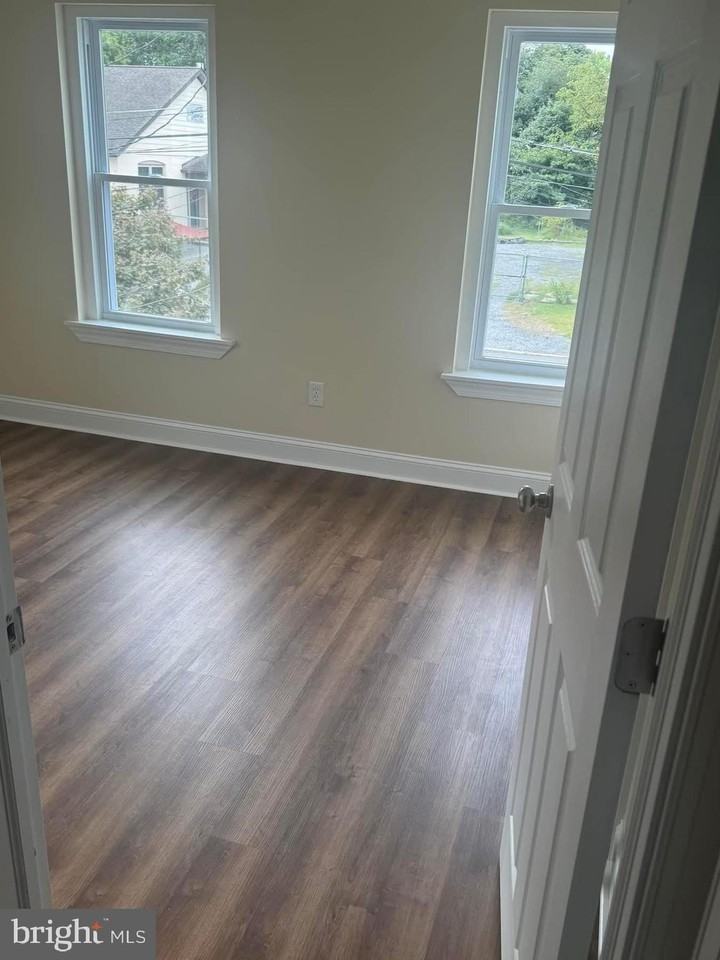 15 Sacco Rd - Photo 4 of 13