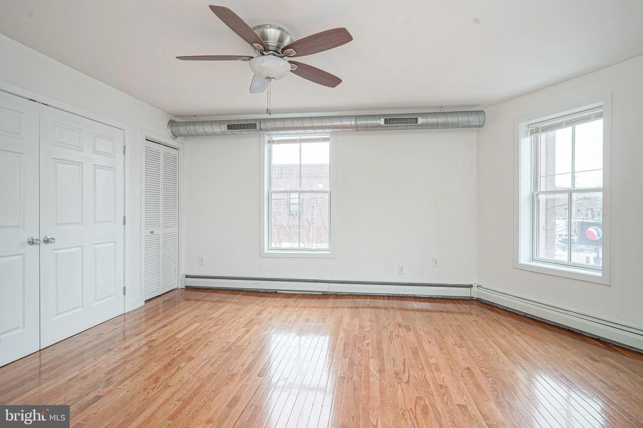 1523 E Passyunk Ave Apt 2 #2 - Photo 3 of 13