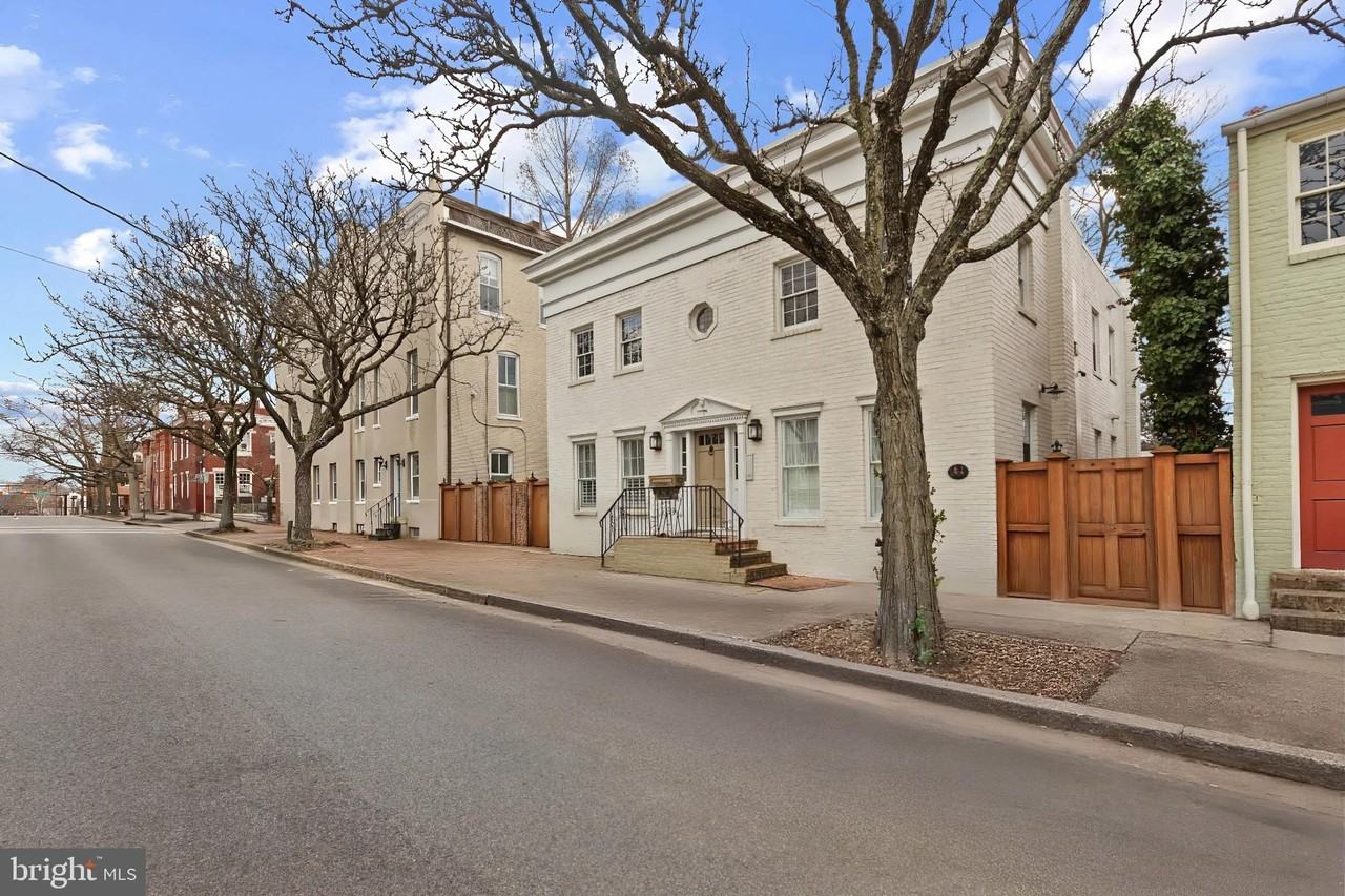 810 Queen St Unit 1 #1 - Photo 2 of 32