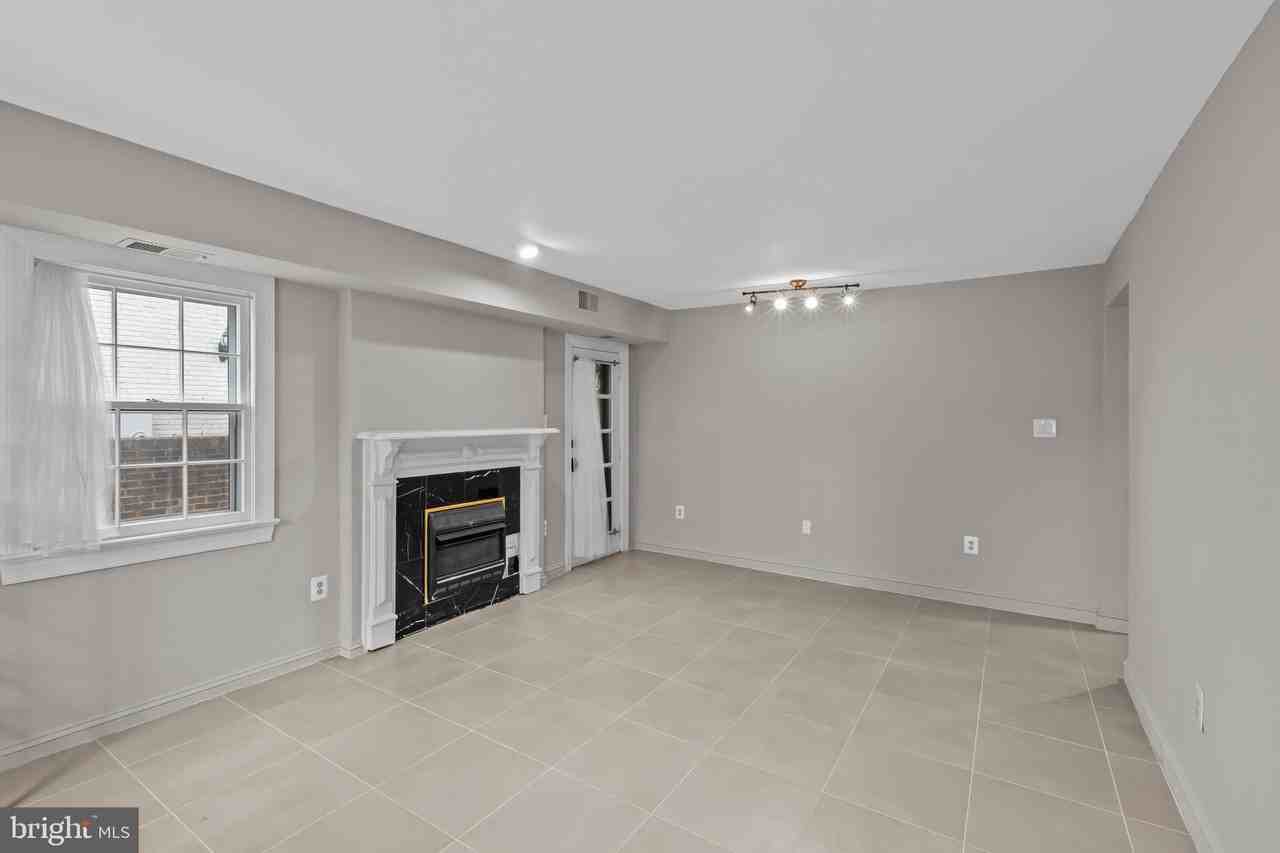 810 Queen St Unit 1 #1 - Photo 4 of 32