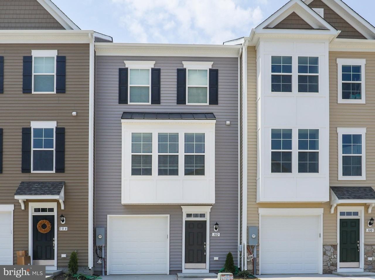 102 Metcalf Ter - Photo 2 of 27