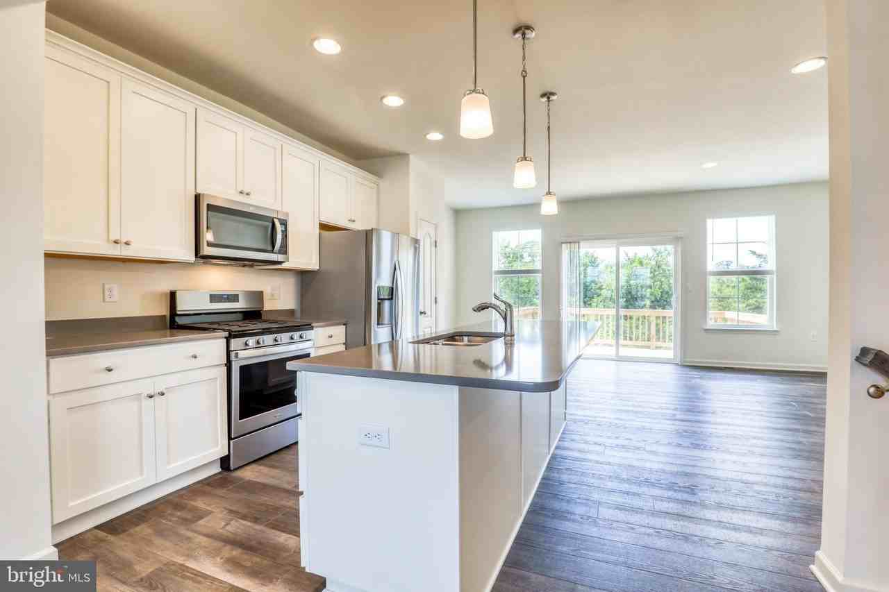 102 Metcalf Ter - Photo 6 of 27