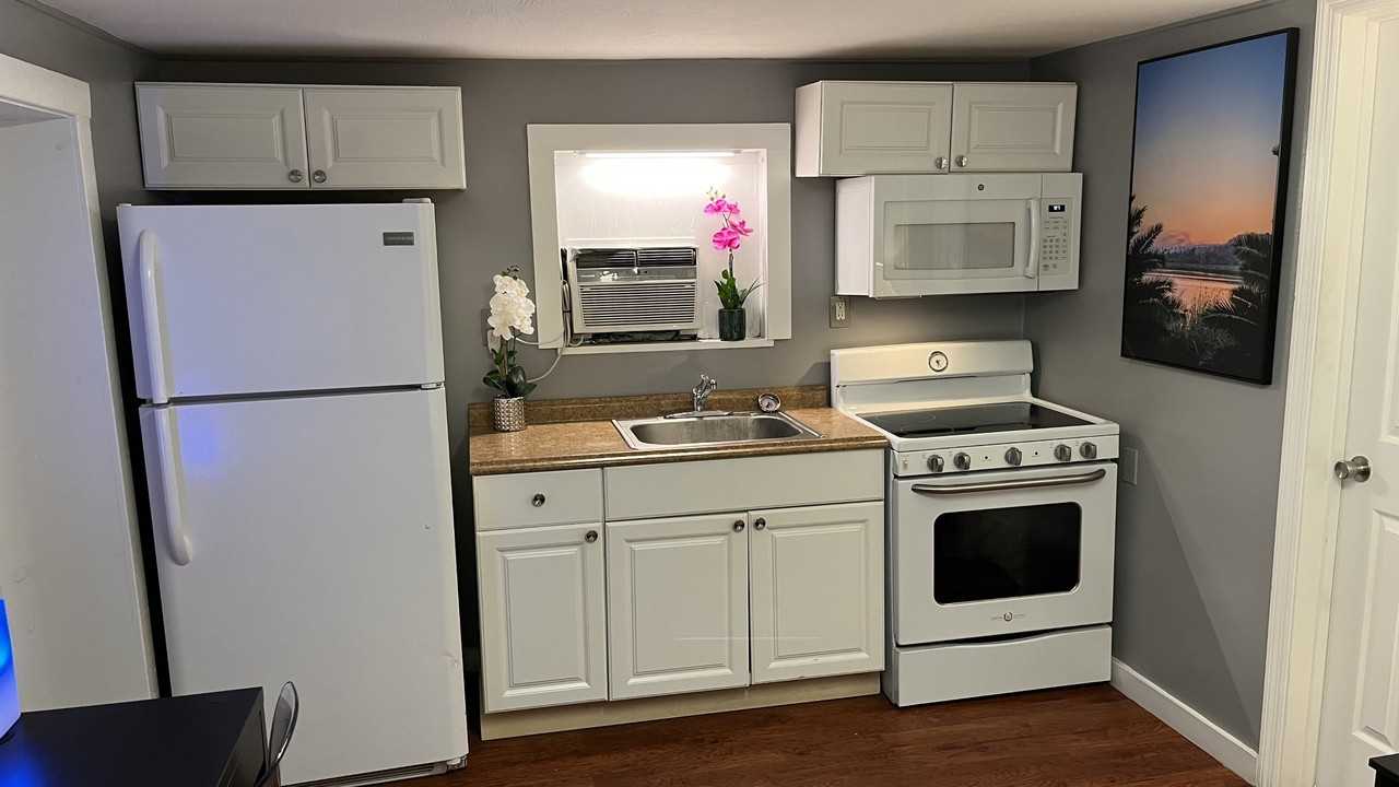 306-1 North Keech Street - 1 Studio #1STUDIO - Photo 3 of 17