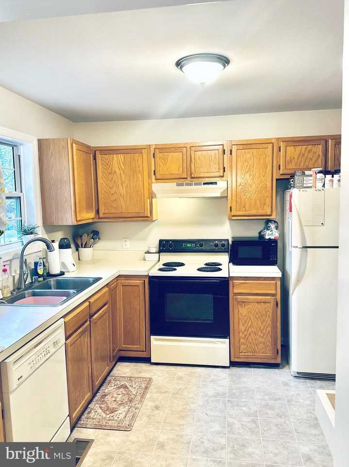 7 Tom Ct - Photo 4 of 5